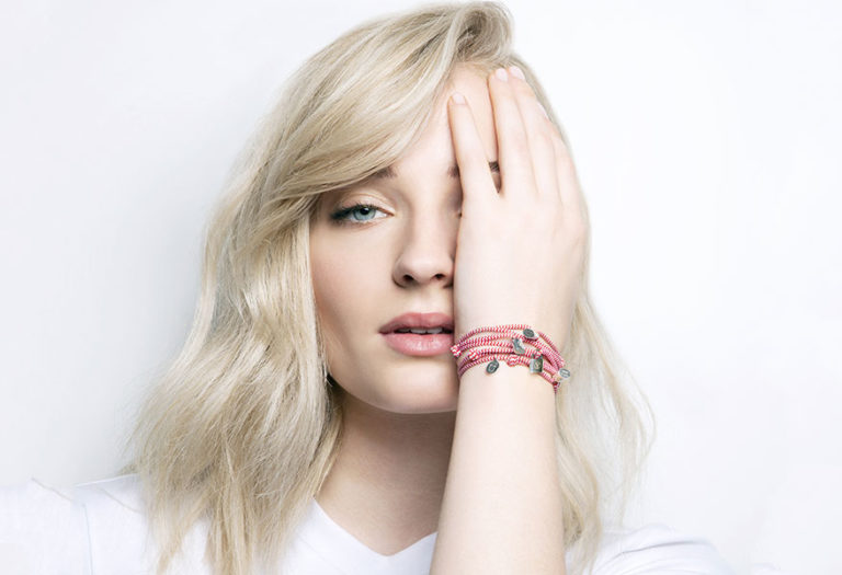 Louis Vuitton y Shophie Turner crean una pieza para UNICEF