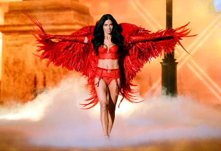Así fue la trayectoria de Adriana Lima por el Victoria’s Secret Fashion Show