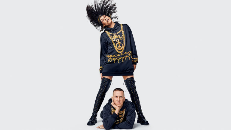 Conoce la nueva colección groove de Moschino TV y H&M