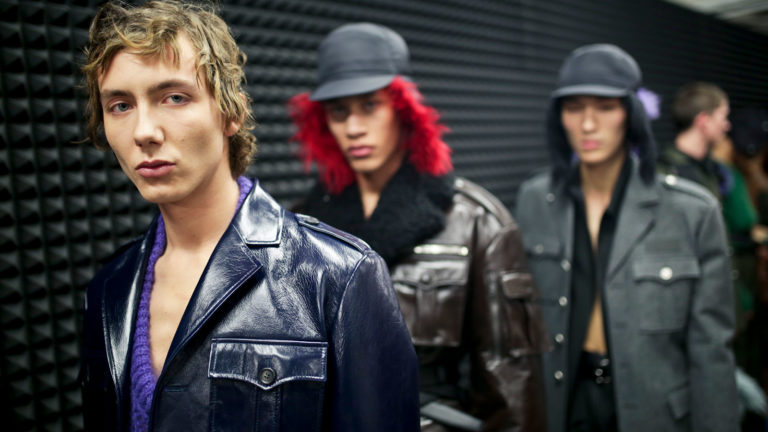 Prada lanza su colección pre-fall para caballeros con un toque de terror