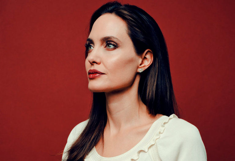 Angelina Jolie podría debutar como una superheorína de Marvel