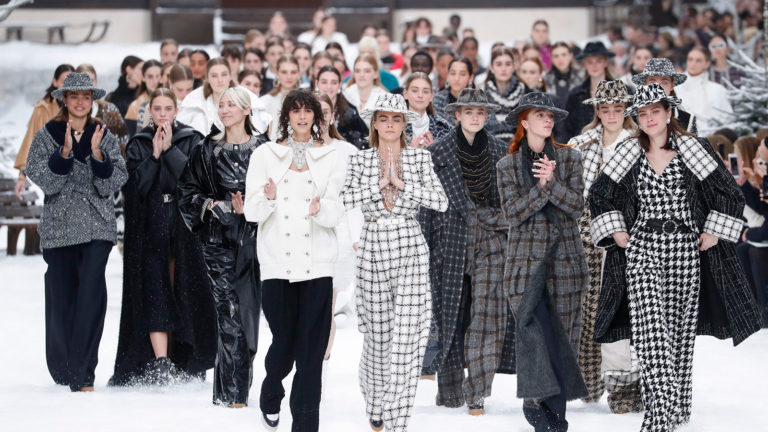 Un paraíso invernal: así fue el último adiós de Chanel para Karl Lagerfeld