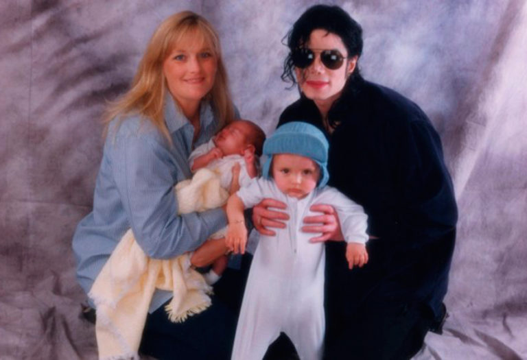 Ex esposa de Michael Jackson asegura que sus hijos no fueron procreados de forma «normal»