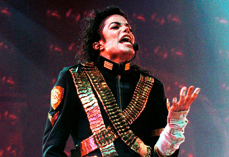 Nuevas acusaciones de abuso sexual opacan a Michael Jackson en Louis Vuitton