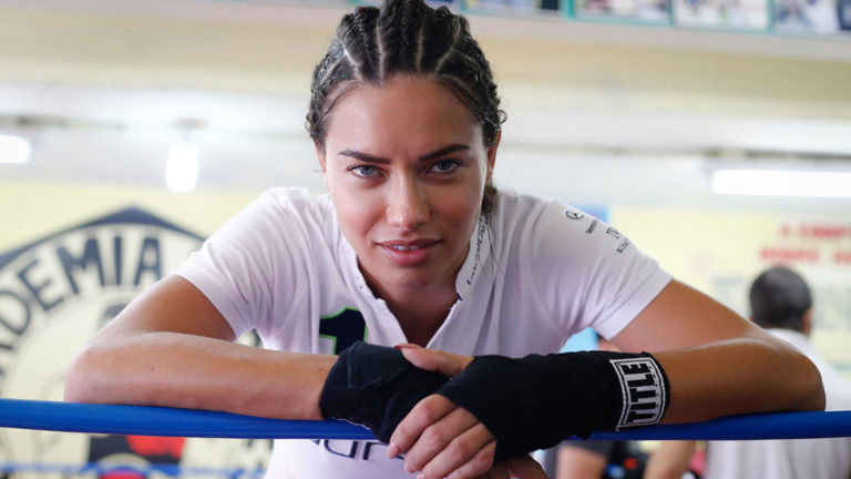Adriana Lima lidera sorteo para promover el deporte