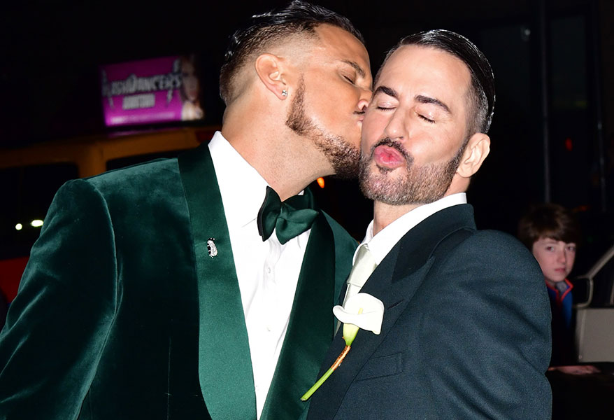 Photo : Marc Jacobs et son mari Charly Defrancesco se promènent à New York,  le 27 février 2020. Marc Jacobs and husband model Charly Defrancesco step  out in New York City. - Purepeople