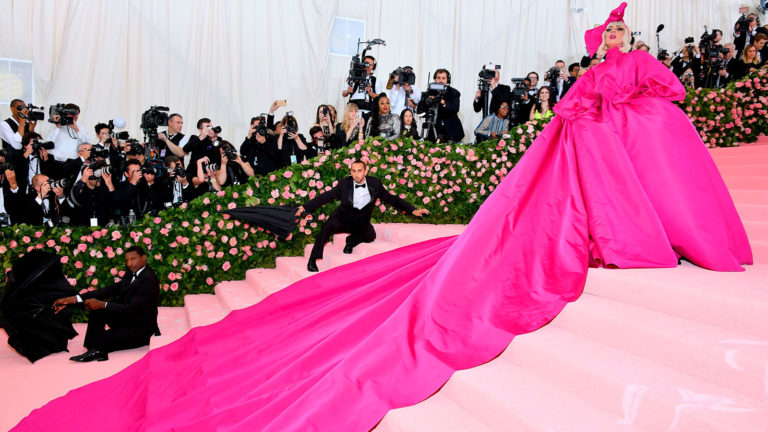 Met Gala 2019: Una pink carpet bien exagerada, muy al estilo «camp»