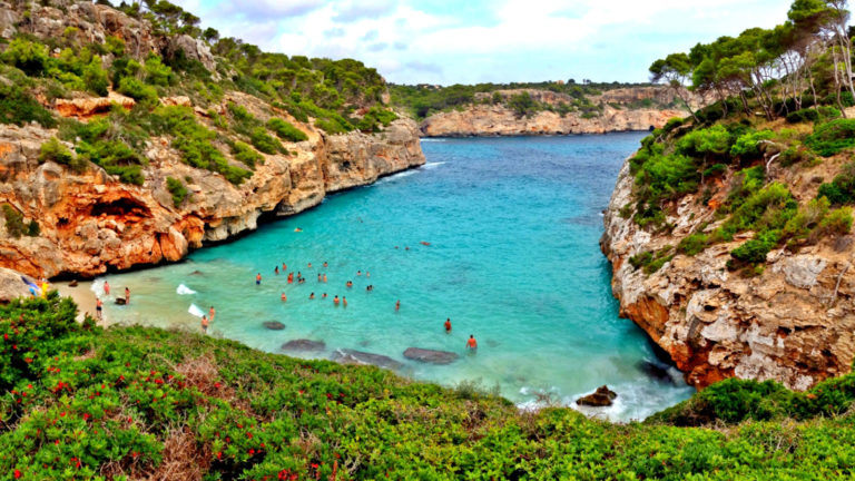 España: un paraíso de playas puras y cristalinas
