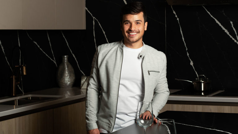El estilo fusión de King Sam Chang enciende la cocina de MasterChef Latino