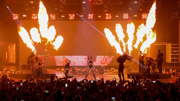Bad Bunny se llevó el máximo galardón de los Mtv Miaw 2019