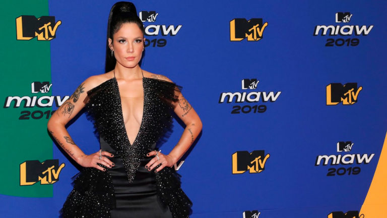 Los looks más extravagantes de la pink carpet de los Mtv Miaw 2019