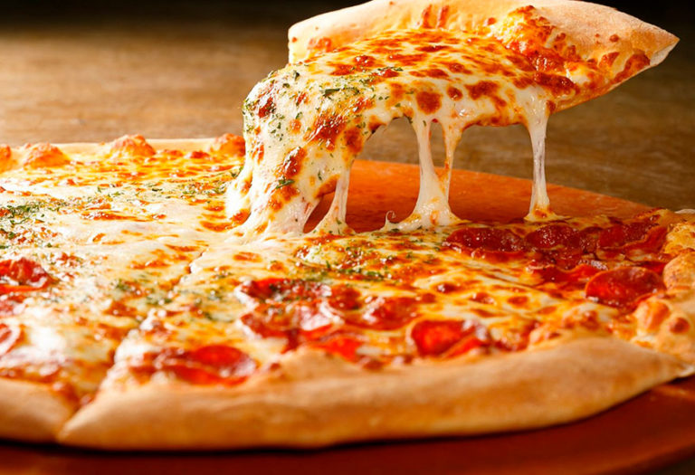 Cómo hacer una pizza casera y deliciosa en sencillos pasos