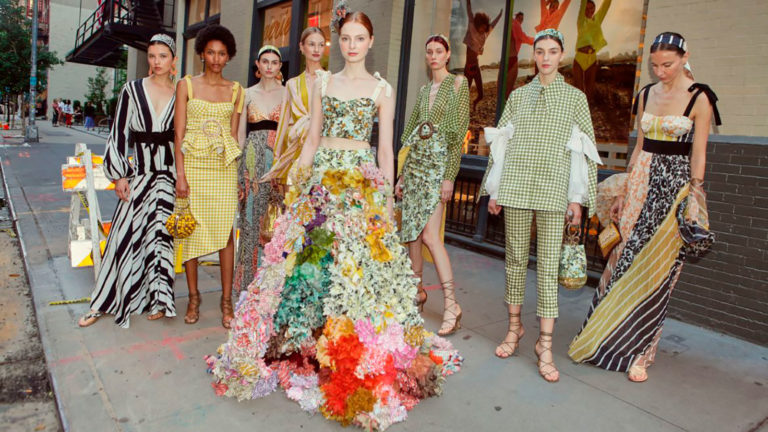 Resort 2020 by Silvia Tcherassi: un desierto florecido para las viajeras