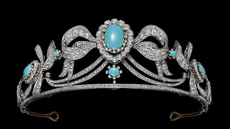 En imágenes: La colección más grande de tiaras se exhibe en Mónaco