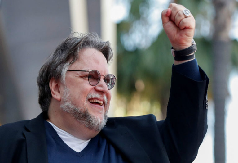 ¡Enhorabuena! Guillermo del Toro estrena su estrella en el Paseo de la Fama