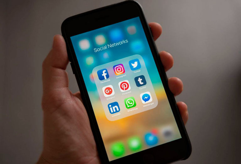 Facebook reitera su presencia: Instagram y WhatsApp cambiarán de nombre
