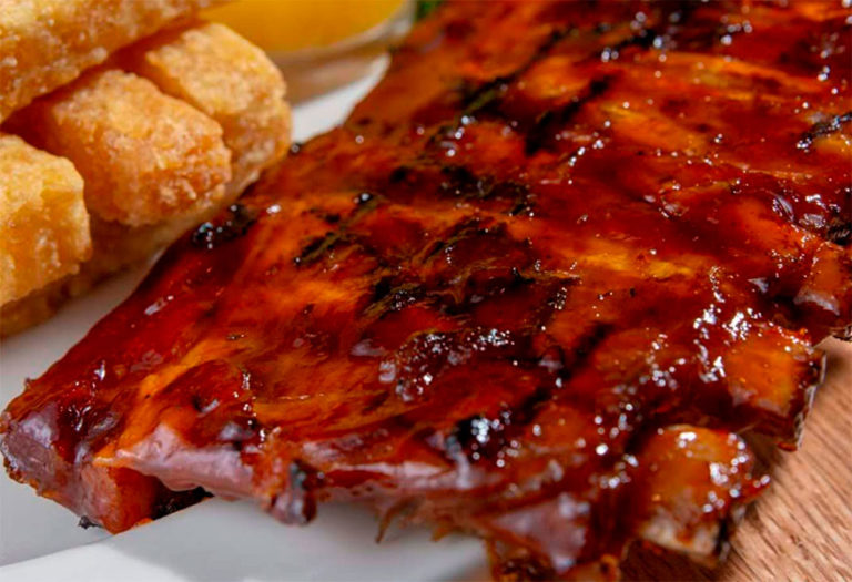 Tony Roma’s se mantiene firme en el país con su exquisito menú