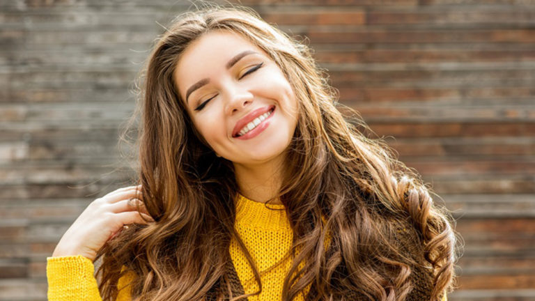 ¿Sin mucho presupuesto? 10 trucos para tener una melena hermosa y natural