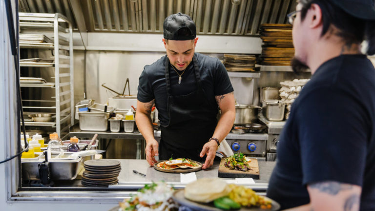 ¿Cómo vive un chef? La vida del venezolano Yvan Lemoine que trabaja en Nueva York