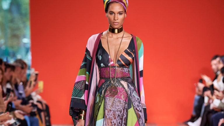 En imágenes: Elie Saab presenta su nueva colección otoño – verano 2020
