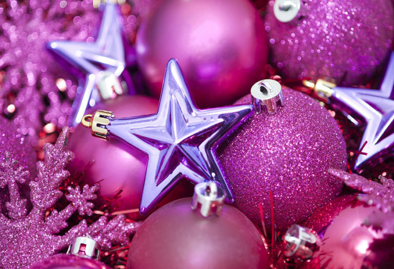 ¡La navidad se viste de rosa! Joy arte y decoración apoya a Senos Ayuda