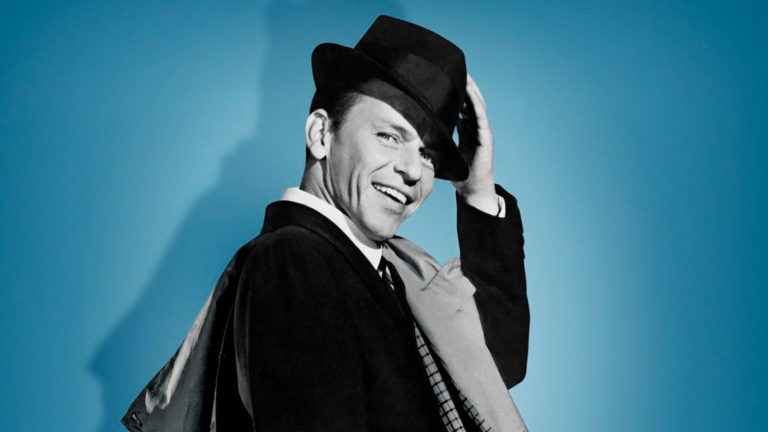 ¡Disfruta de un trago al mejor estilo de Frank Sinatra! Aprende cómo hacerlo