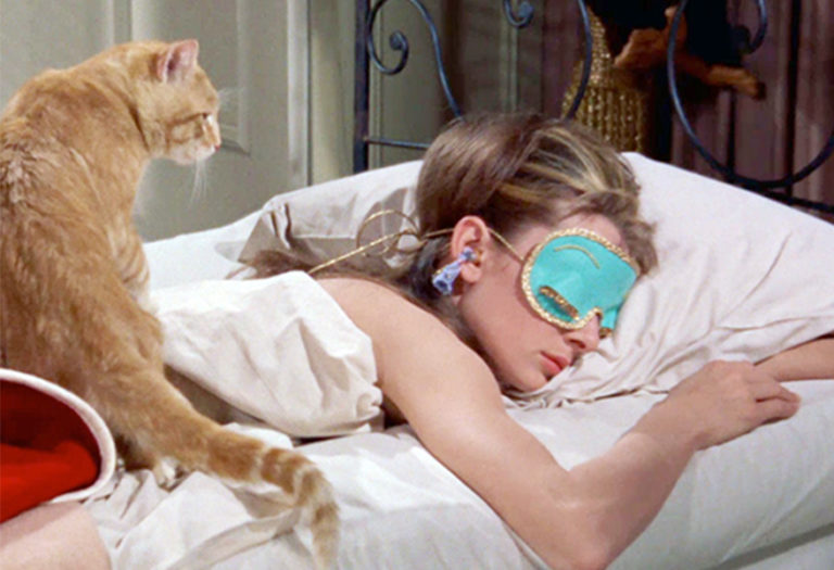 ¿No duermes bien? Tu almohada puede ser la culpable y la ciencia te explica por qué