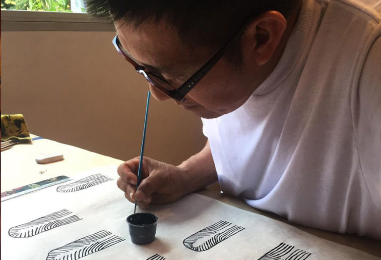 ¡Representación indígena! El venezolano Sheroanawe Hakihiiwe ganó un premio por su arte en Italia