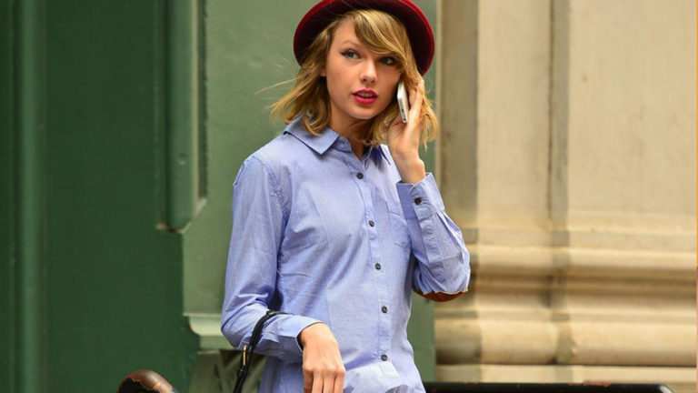 ¡Estilo vintage! Taylor Swift viste clásicos de Chanel en la nueva portada de Vogue