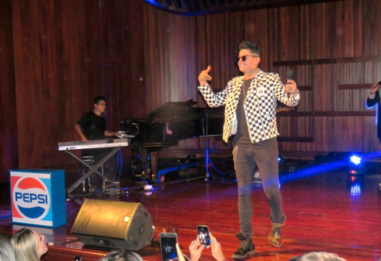 Escucha ‘SER’, la nueva propuesta musical de Juan Miguel