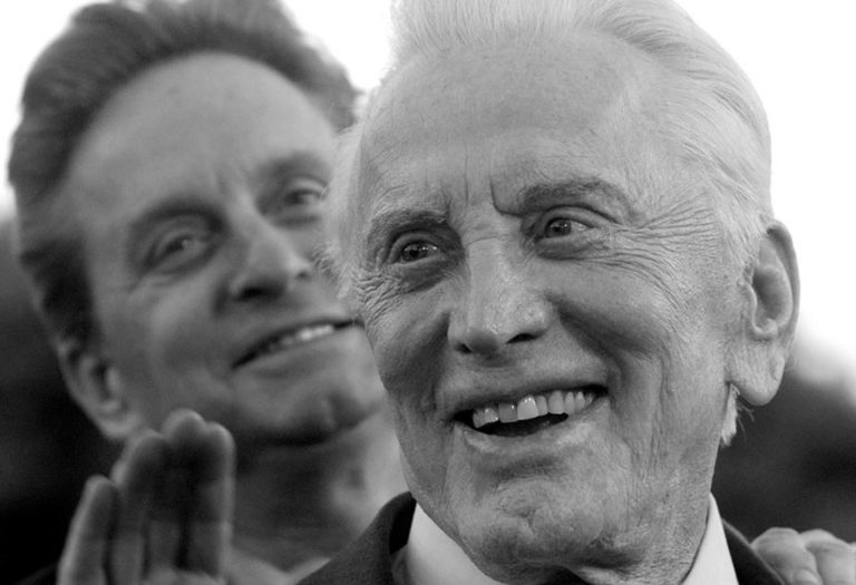 Hollywood despide a un gran baluarte de la época dorada, Kirk Douglas falleció a sus 103 años