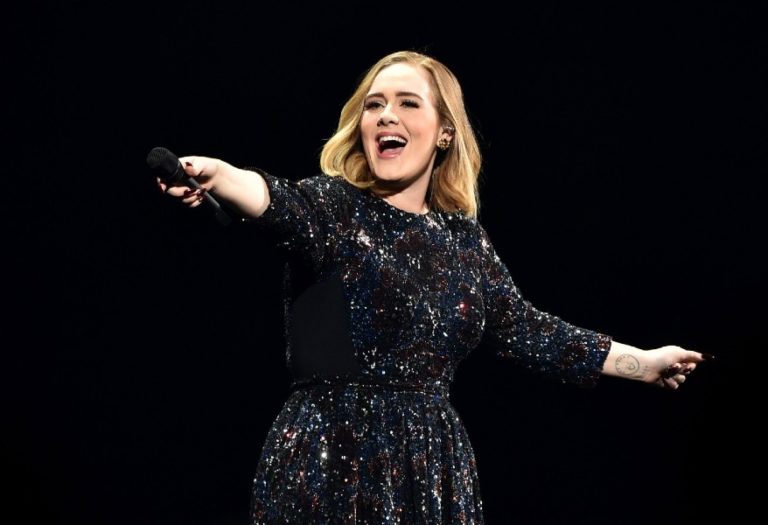 Con esta fotografía Adele reaparece y causa sensación en las redes sociales
