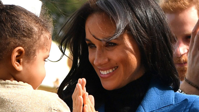 Meghan Markle da un discurso a los alumnos de su ex escuela: “Lo único incorrecto es quedarse callado”