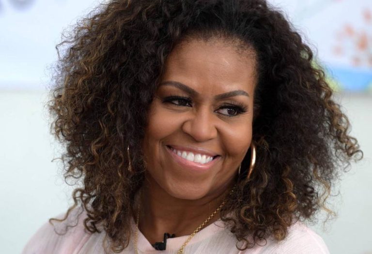 Michelle Obama entrevista a Barack en el primer episodio de su nuevo podcast