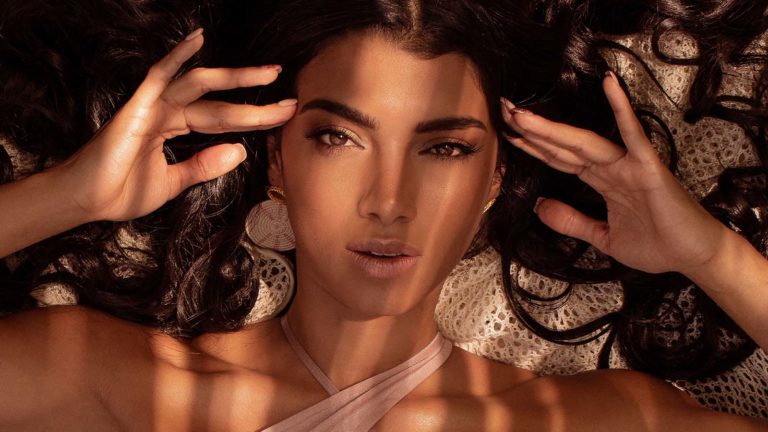 Clic editorial Chicas Polar 2020: El encanto tropical de Elizabeth Coello