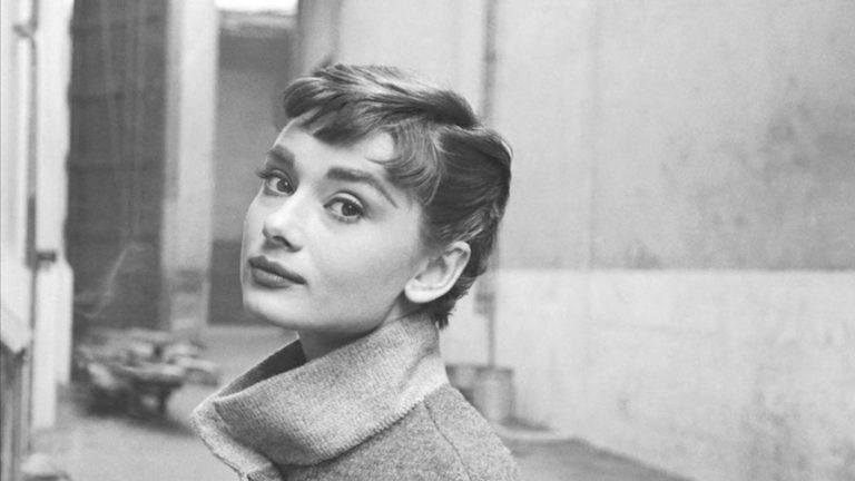¡Tres historias, tres vestidos! Los amores de Audrey Hepburn