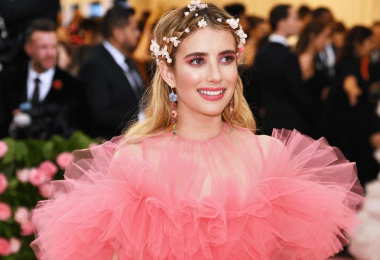 Con esta dulce fotografía, Emma Roberts junto a su pareja develaron su embarazo