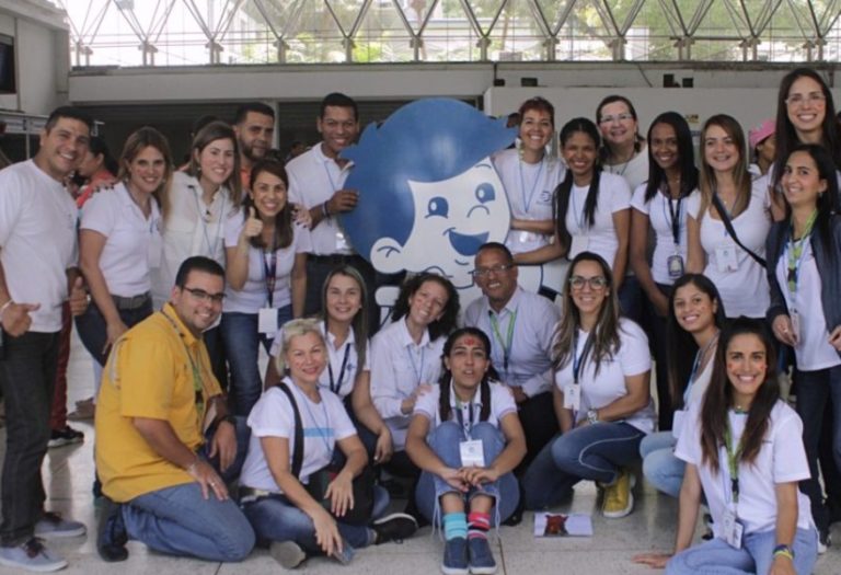 Únete al «Corazón por la Bondad», la campaña a favor de los más pequeños