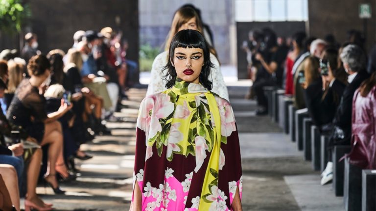 ‘Valentino Colezzione Milano’: una reinterpretación del romanticismo moderno con el ADN clásico