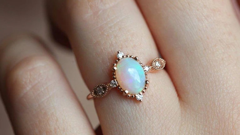 ¡Adiós a los clásicos! 5 opciones preciosas y diferentes para tu anillo de compromiso