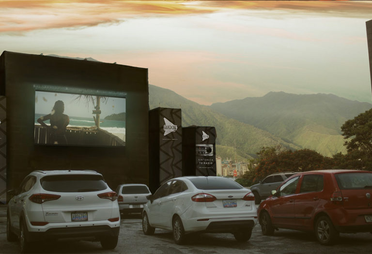 Vintage Vibes! Vuelve el Autocine Caracas abre sus puertas en el CCCT