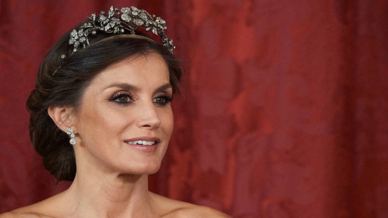 “Letizia de la A a la Z”, el libro que cuenta los detalles más íntimos de la reina de España