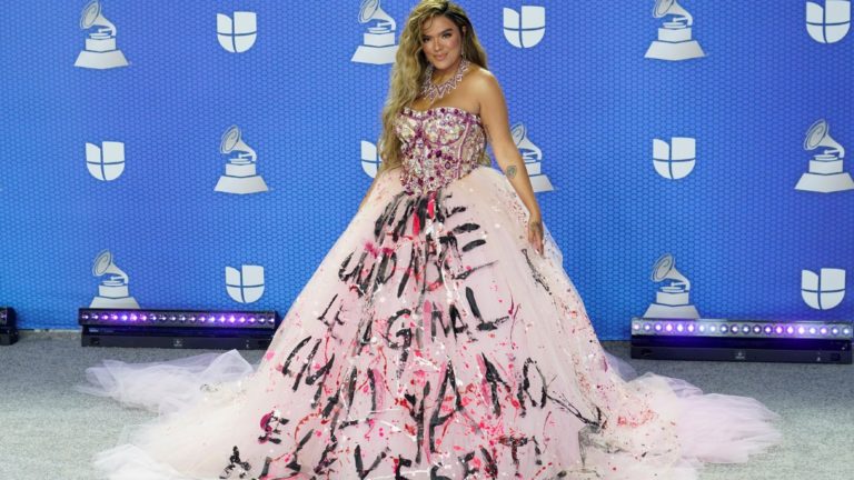 ¡Una noche brillante! Los looks que causaron furor en los Latin Grammy 2020