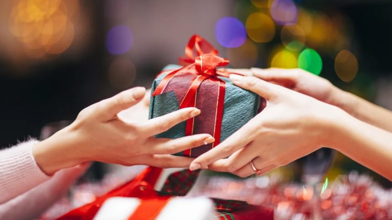¿No sabes qué regalar?  5 tiendas de IG para hacer regalos HERMOSOS y diferentes en Navidad