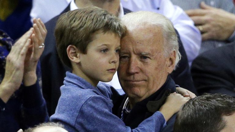 La trágica historia de los hijos de Joe Biden (+ su diario de memorias)