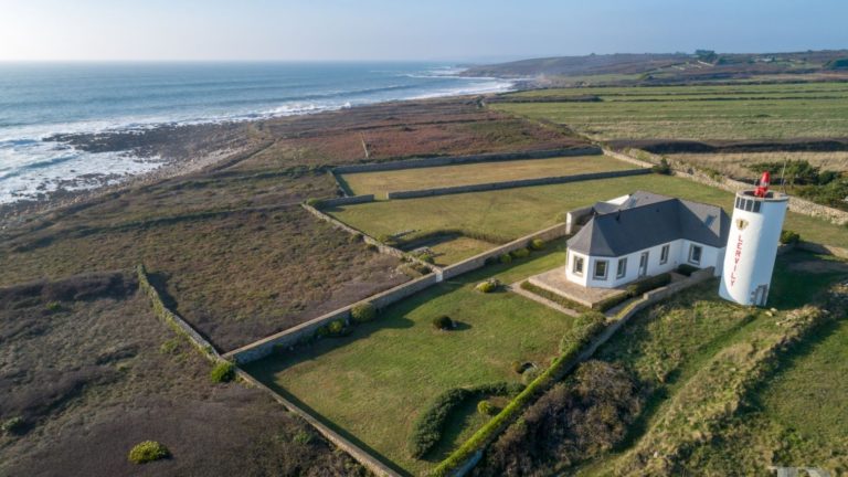 ¡¿Era un semáforo?! Esta casa es de la era de Napoleón y vas a querer mudarte YA