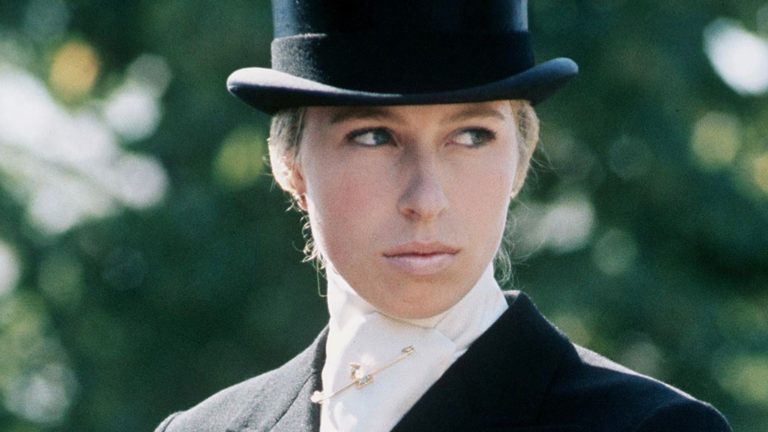 ¡La belleza de la sencillez! 6 claves de estilo de la princesa Anne