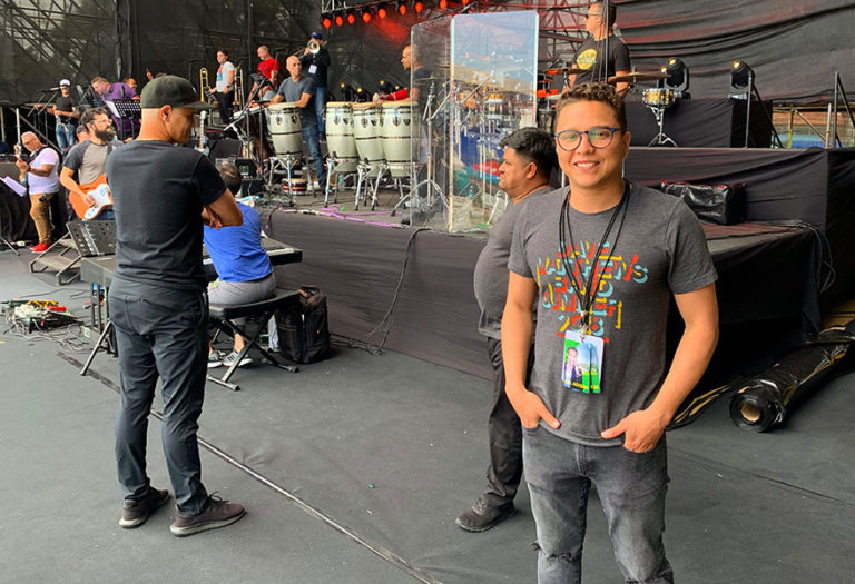 Él es Alejandro Vicuña, el talentoso venezolano que está detrás de los exitosos conciertos de Marc Anthony