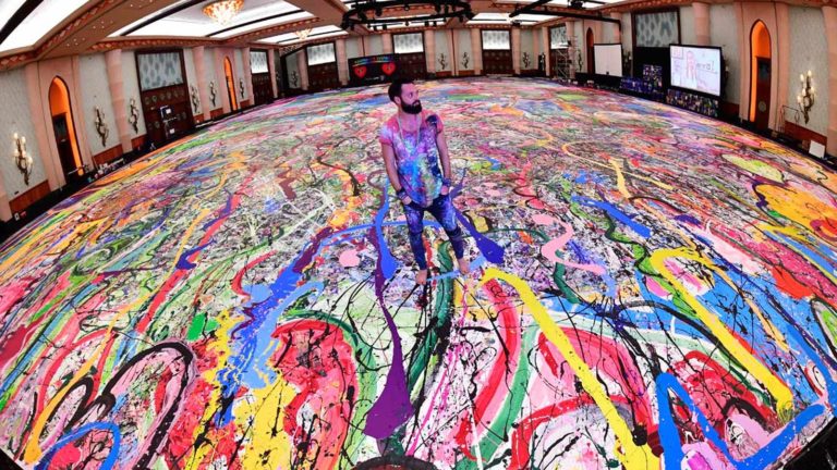 La obra de arte MÁS GRANDE del mundo se vendió por 62 millones de dólares