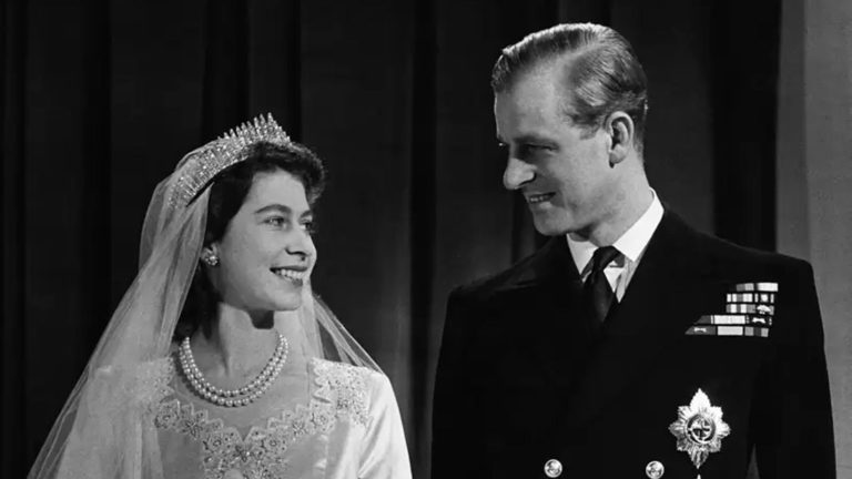 5 datos INCREÍBLES sobre la boda de la reina Isabel II (y su HERMOSO vestido)
